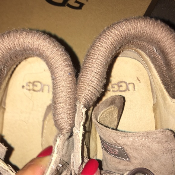 UGG BOOTIES - Picture 4 of 7